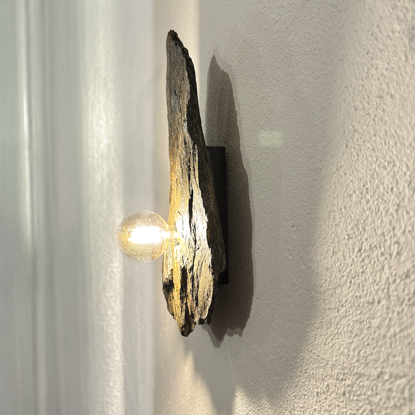 Lichtstück #008 - Schwebende Schieferplatte