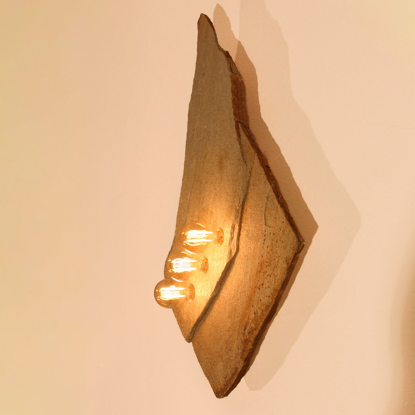 Lichtstück #001 - Riesige Goldgneisplatte in vollendeter Ästhetik