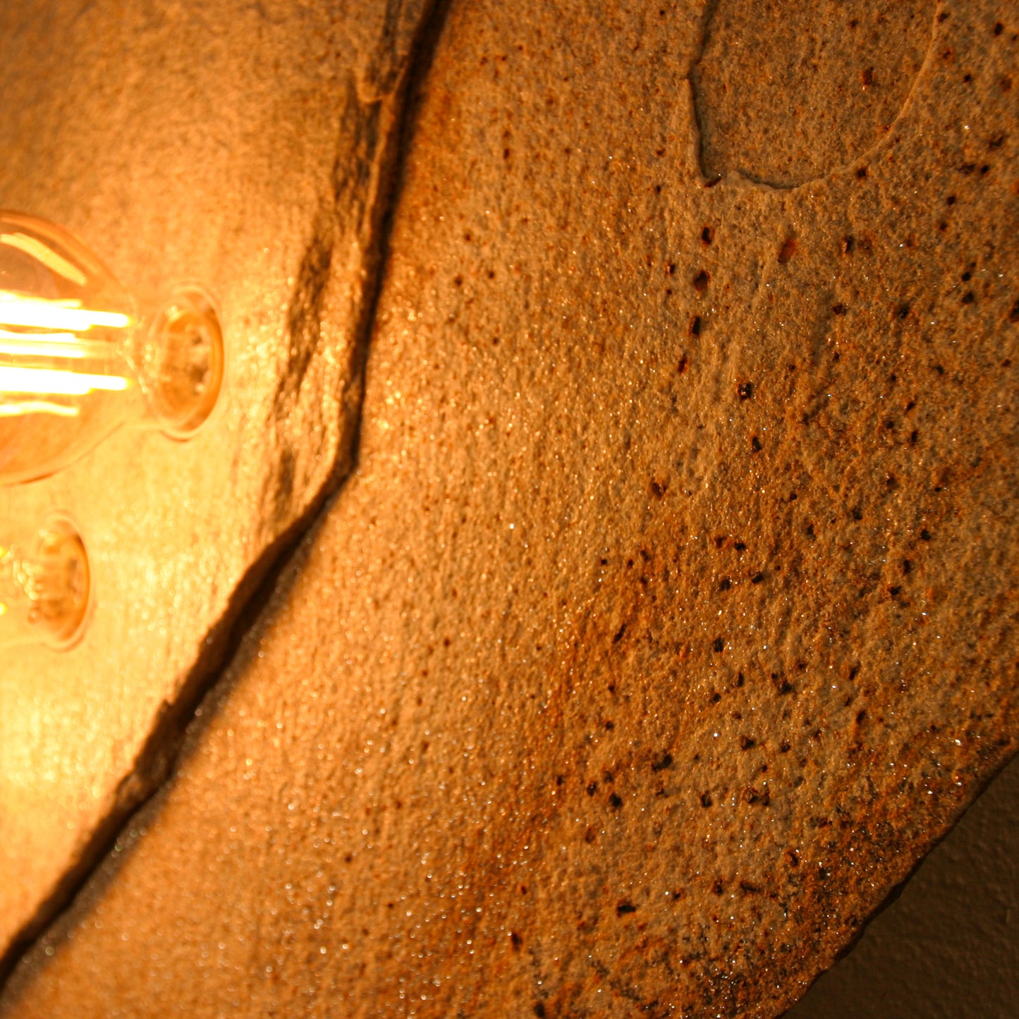 Lichtstück #001 - Riesige Goldgneisplatte in vollendeter Ästhetik