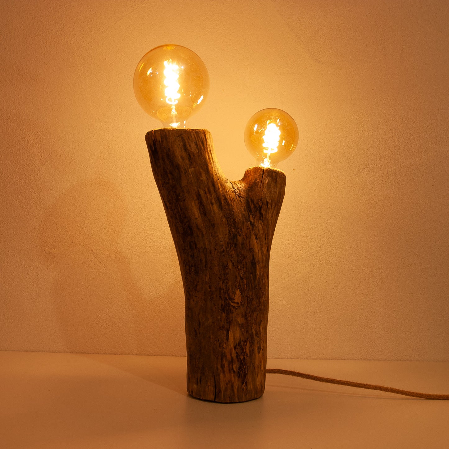 Lichtstück #006 - Archaische Treibholzskulptur