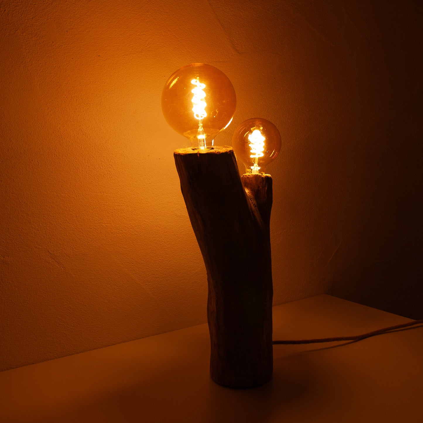 Lichtstück #006 - Archaische Treibholzskulptur