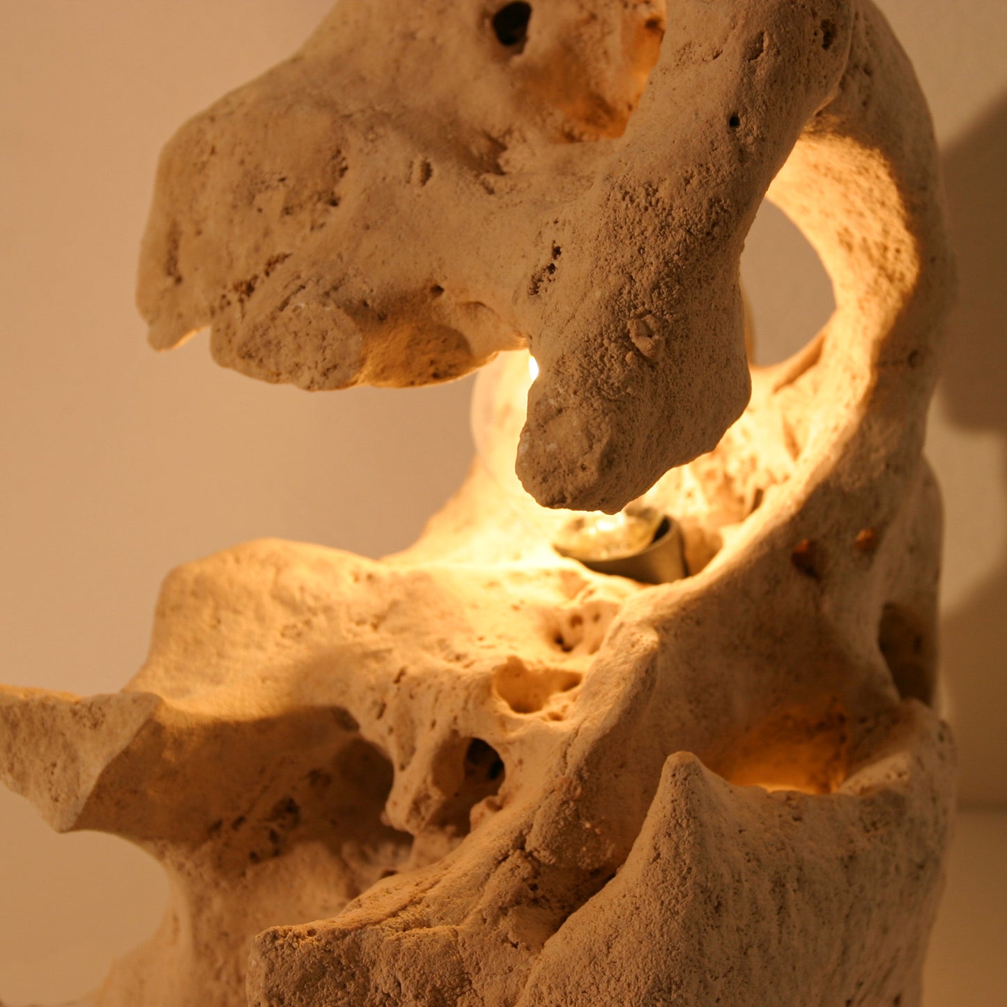 Lichtstück #007 - Ein Skorpion aus Kalkstein