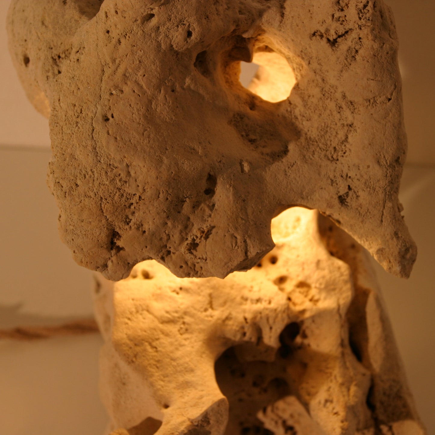 Lichtstück #007 - Ein Skorpion aus Kalkstein