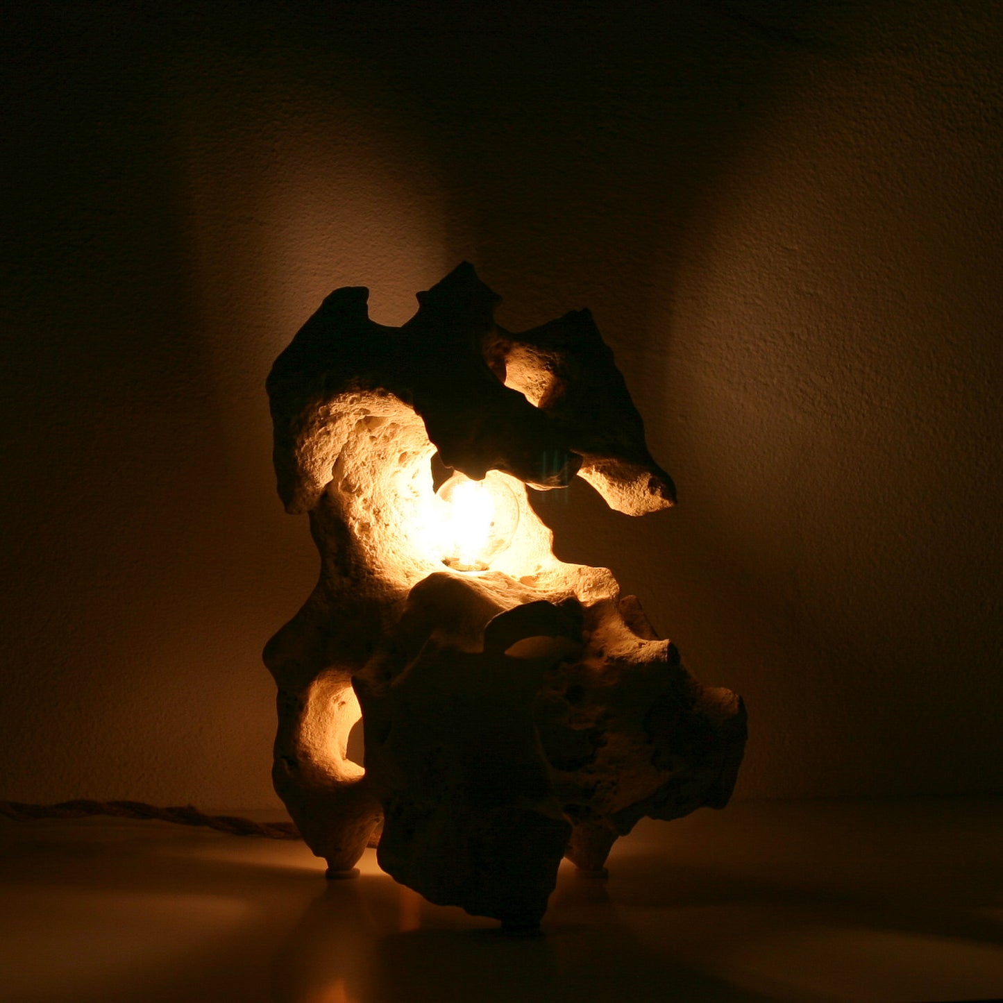 Lichtstück #007 - Ein Skorpion aus Kalkstein