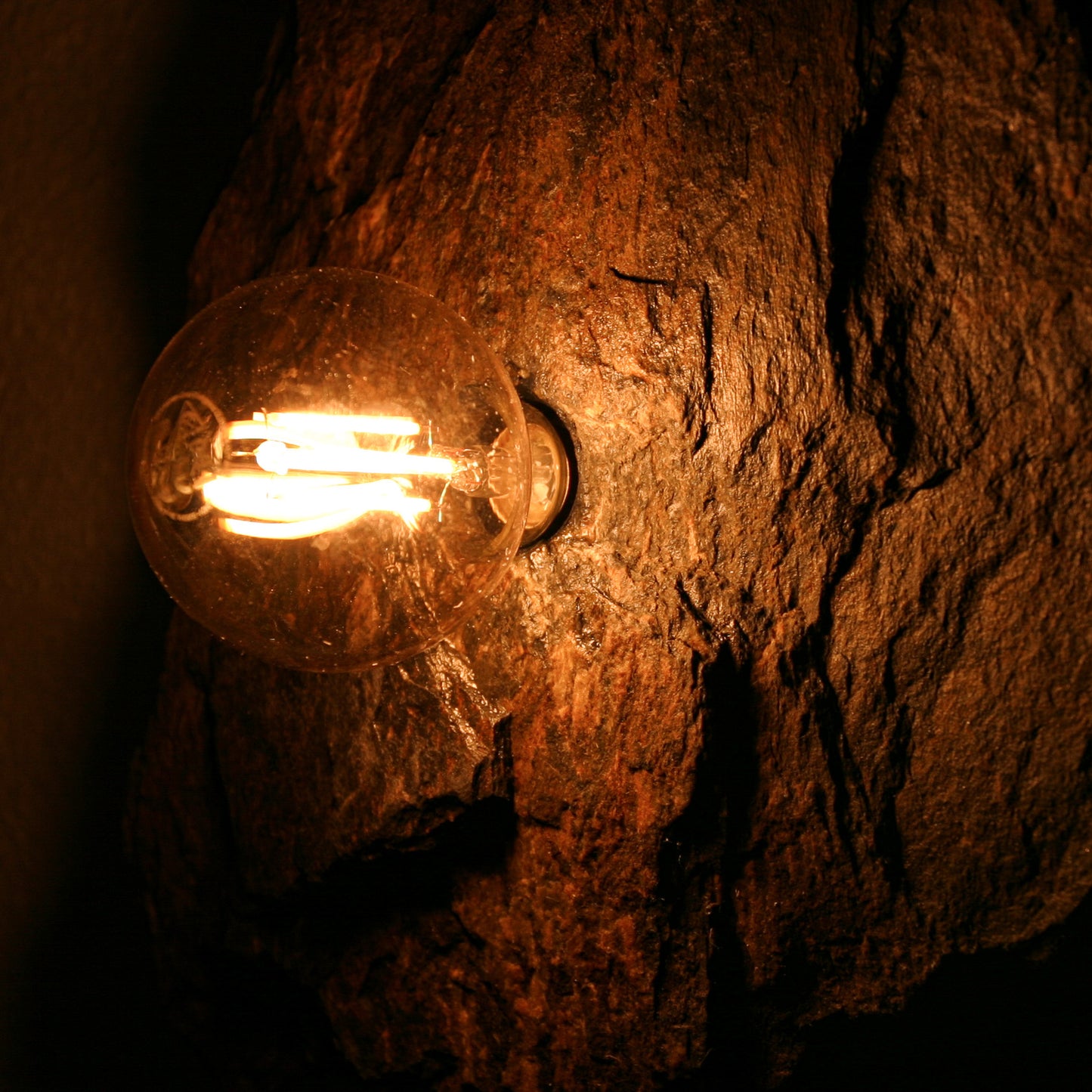 Lichtstück #008 - Schwebende Schieferplatte