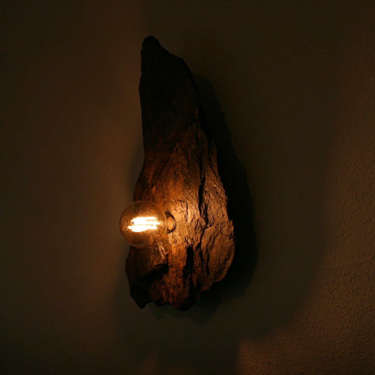 Lichtstück #008 - Schwebende Schieferplatte