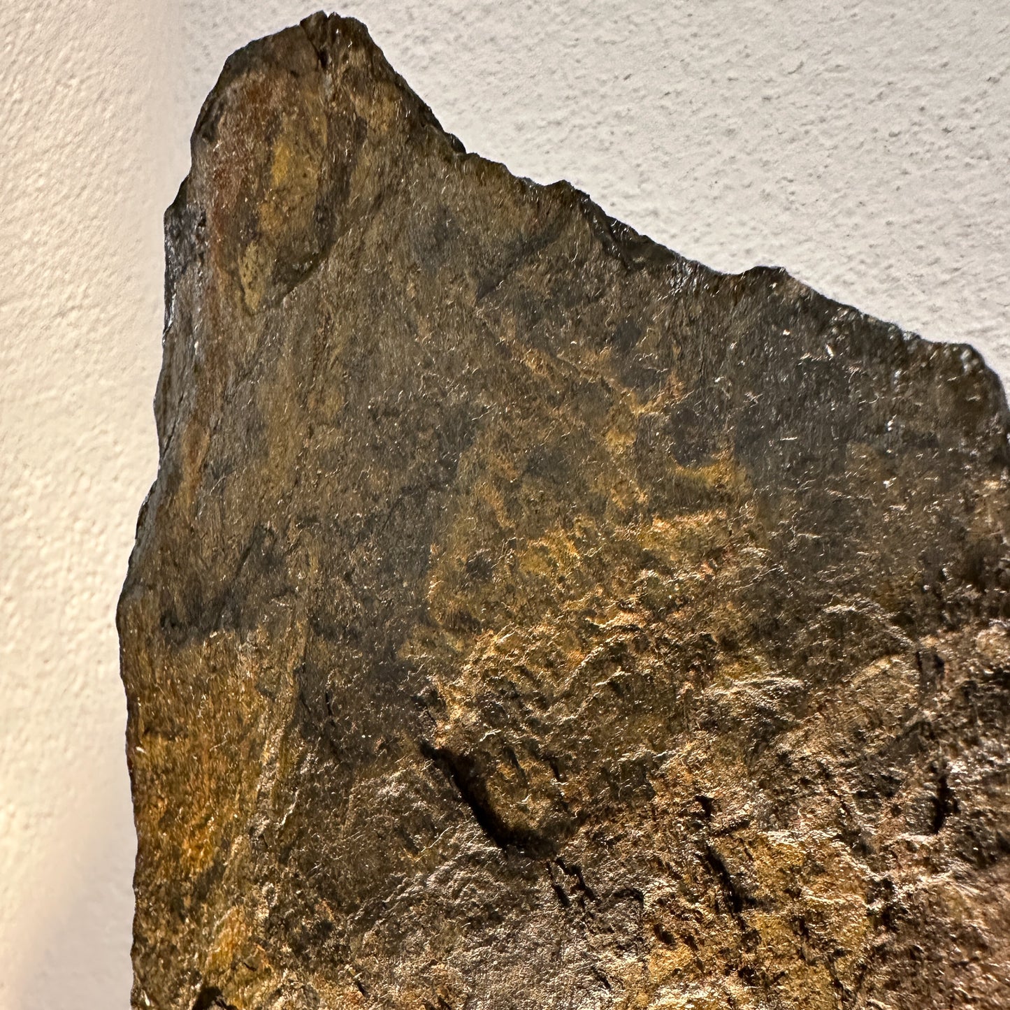 Lichtstück #008 - Schwebende Schieferplatte