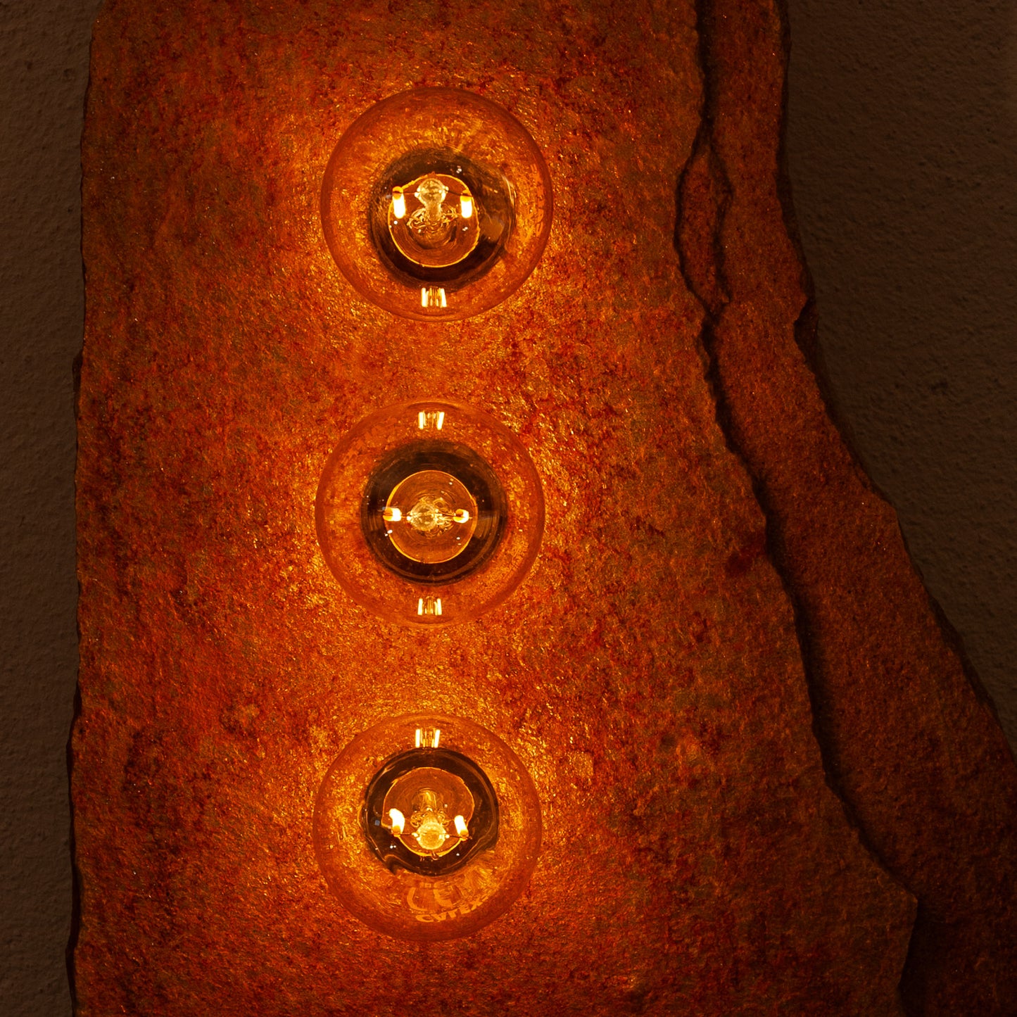 Lichtstück #011- Eine Goldgneisplatte wie ein Skalpell