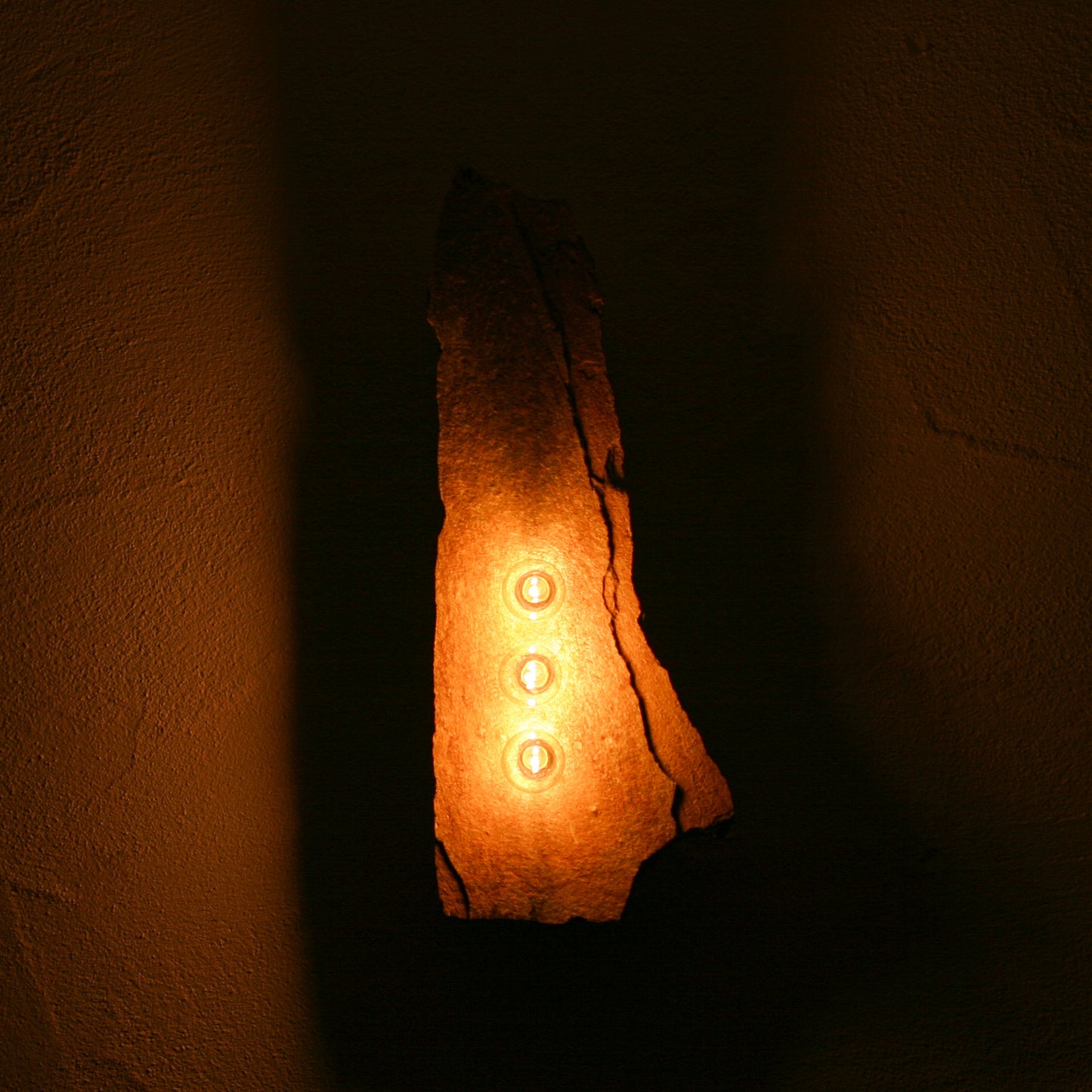 Lichtstück #011- Eine Goldgneisplatte wie ein Skalpell