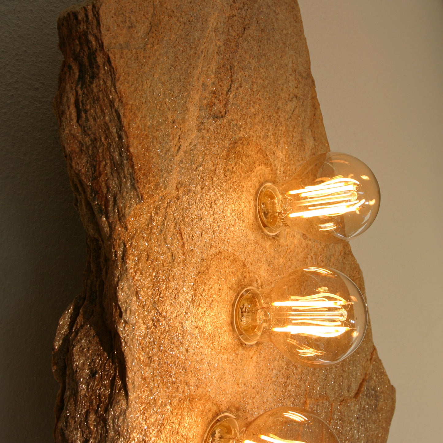 Lichtstück #012 - Große, herrlich zerklüftete Goldgneisplatte