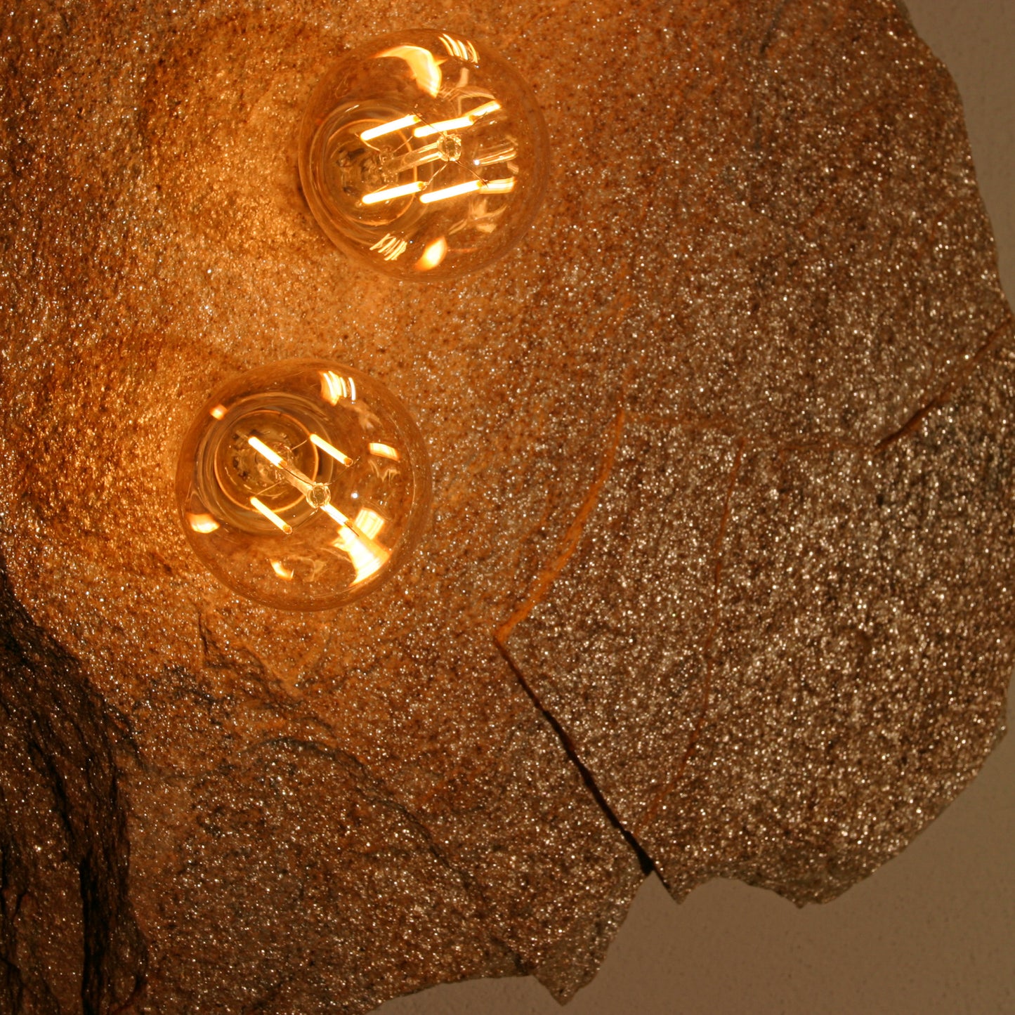 Lichtstück #012 - Große, herrlich zerklüftete Goldgneisplatte