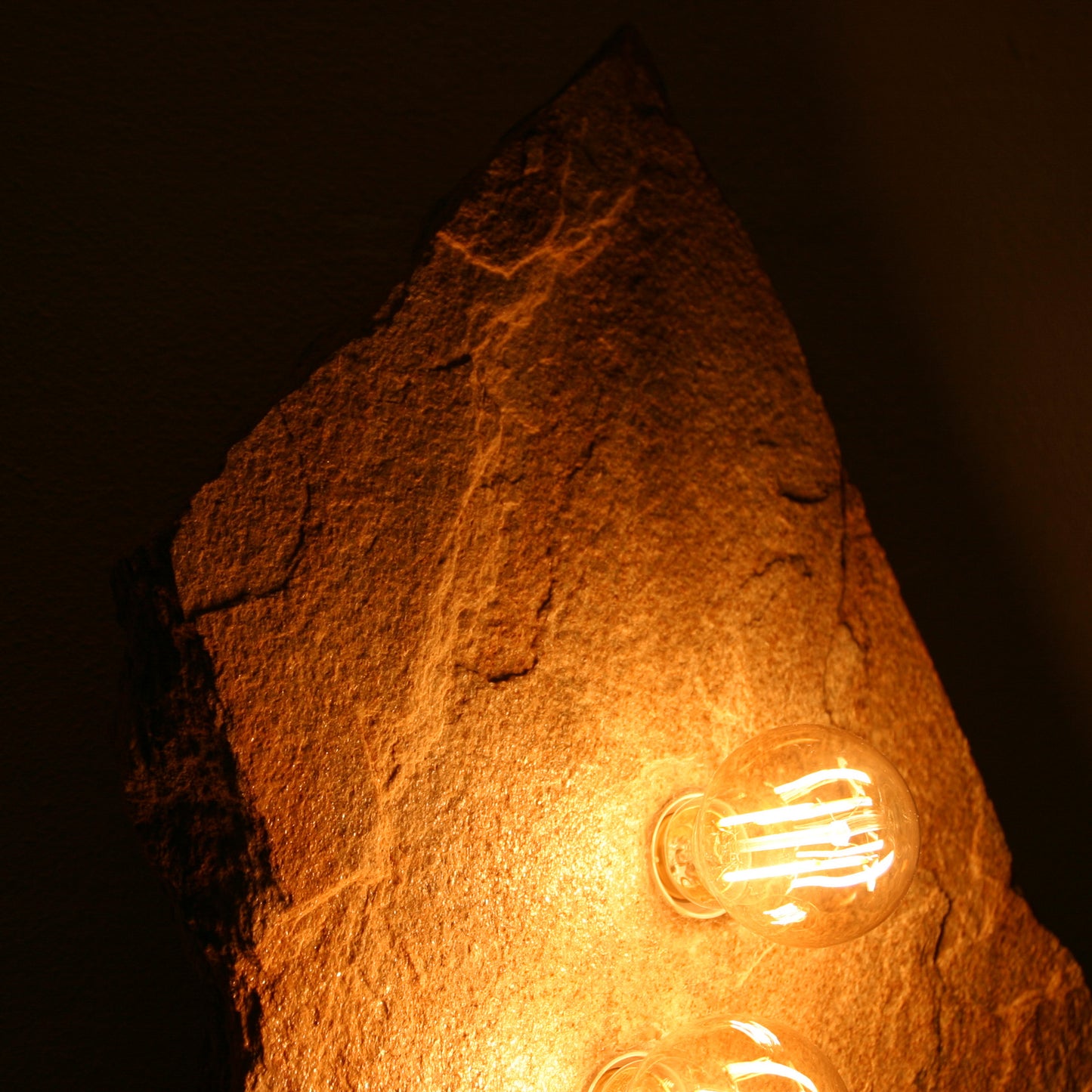 Lichtstück #012 - Große, herrlich zerklüftete Goldgneisplatte