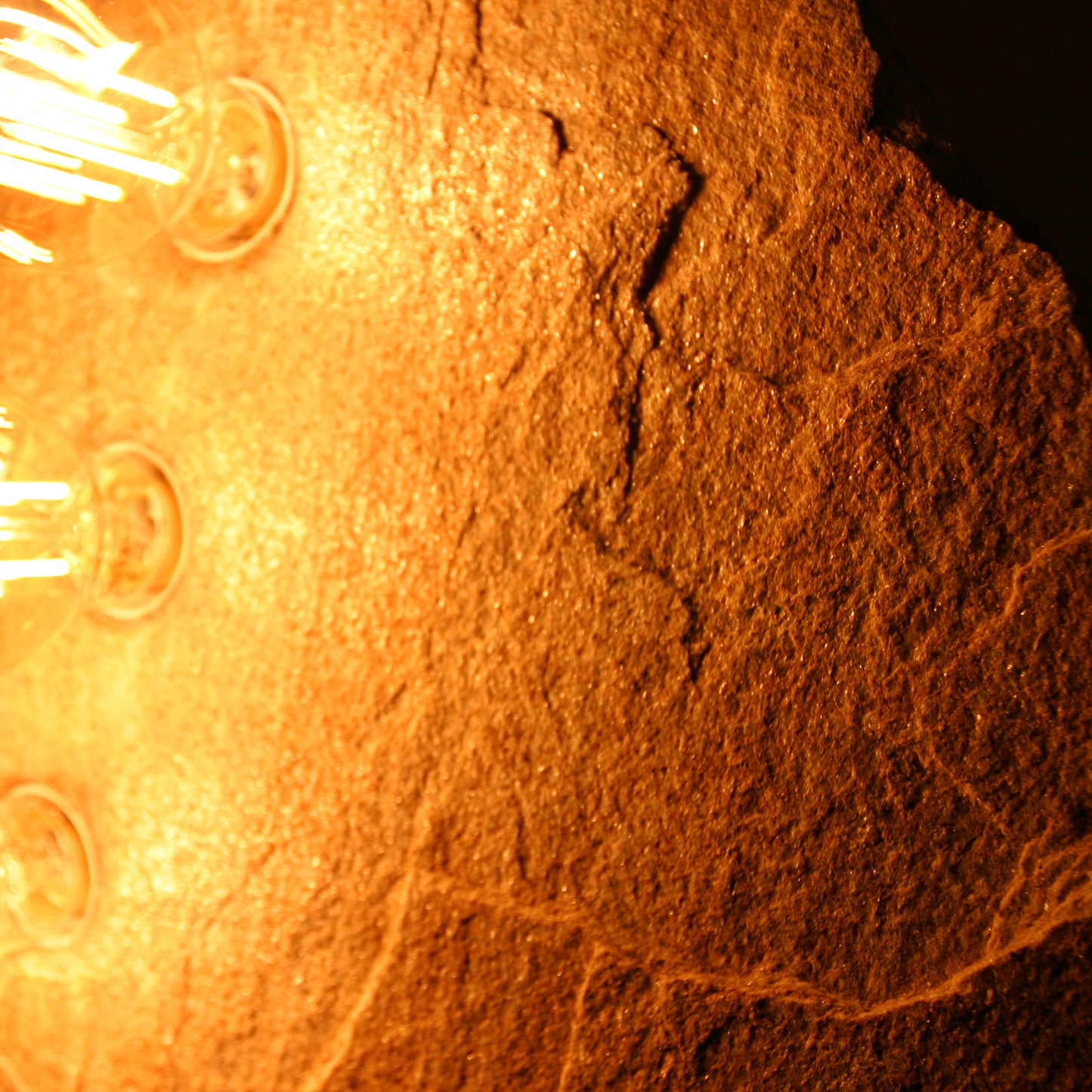 Lichtstück #012 - Große, herrlich zerklüftete Goldgneisplatte