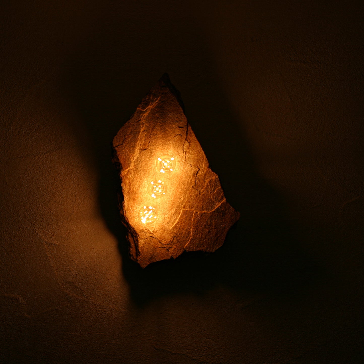 Lichtstück #012 - Große, herrlich zerklüftete Goldgneisplatte