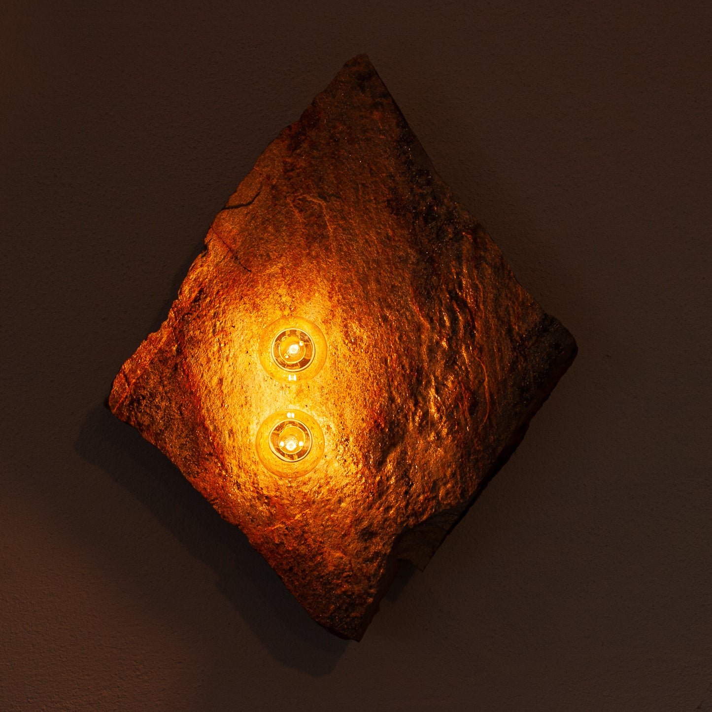 Lichtstück #014 - Kleine, traumhaft schön gefärbte Goldgneisplatte