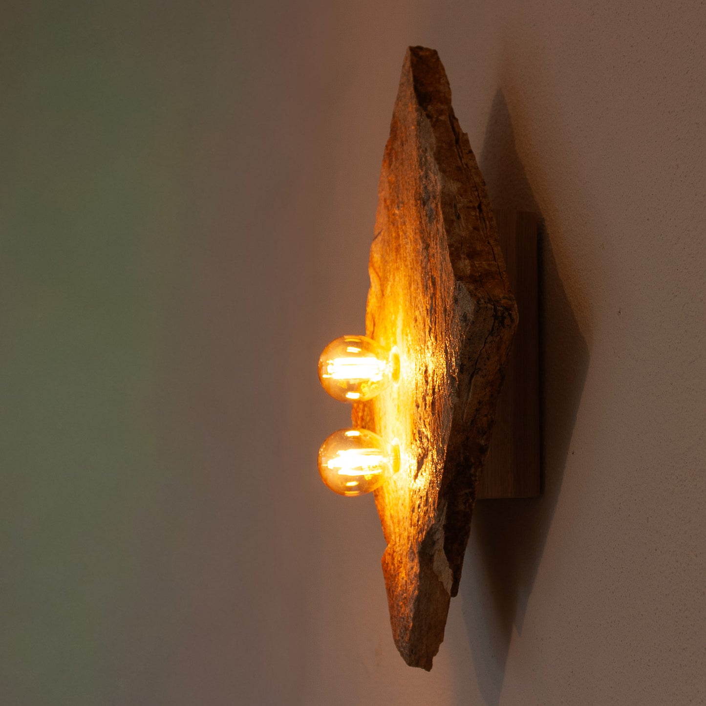 Lichtstück #014 - Kleine, traumhaft schön gefärbte Goldgneisplatte